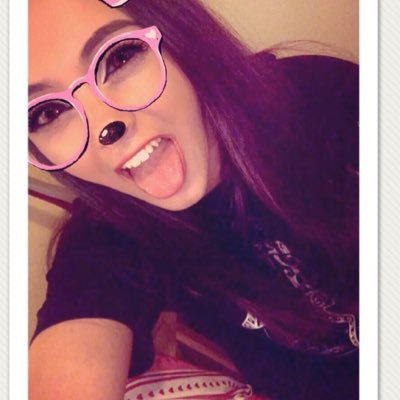 ShanyceS's profile picture. 😘😘Ally Hills 😍😍Coasts🌊❤️✌️️👽🌍 Fleetwoodmac✌️️🌸🙈🙌 PinkFloyd🚫📝🚌 Kovic 🙌🙏. straight up ship #bechloe