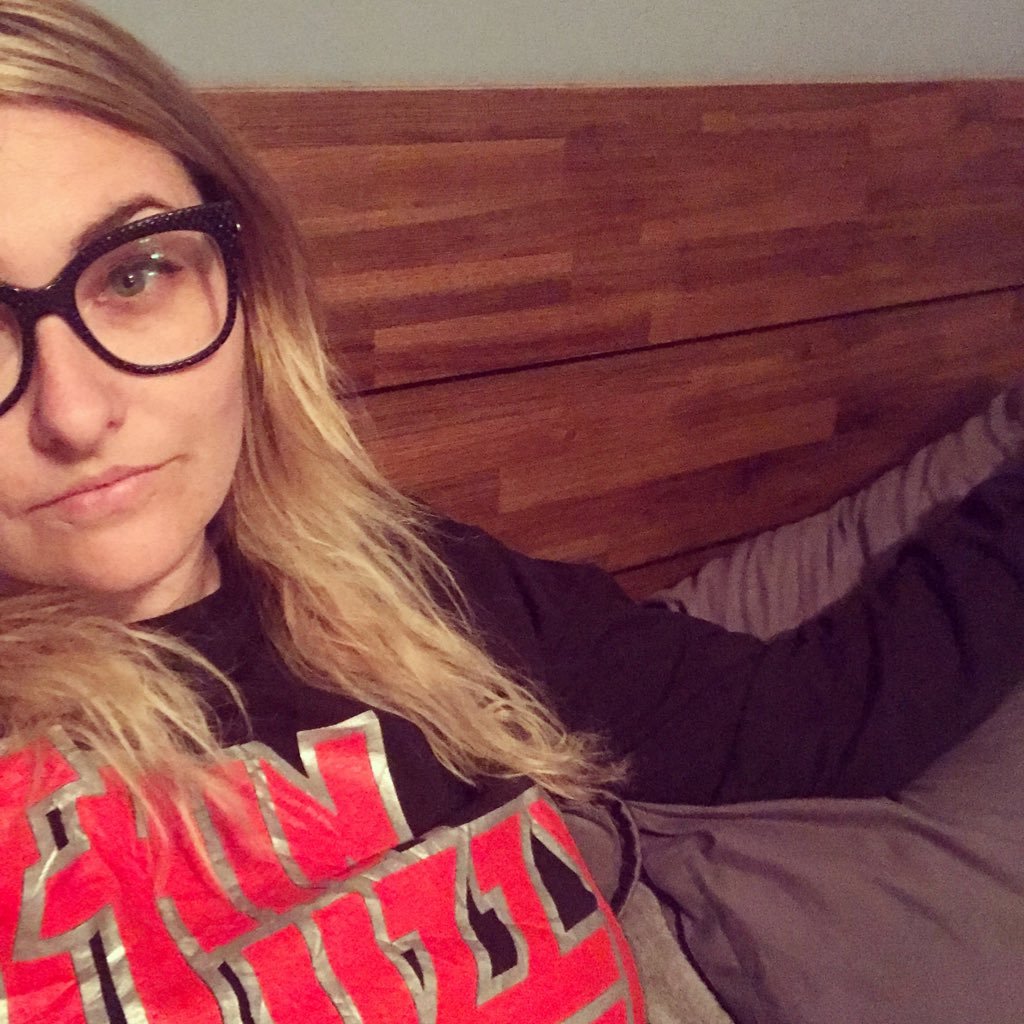 kposxxx's profile picture. I’m sorry, I’m busy.