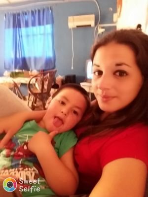 Yaqueli15931692's profile picture. Uno no vive de amor 😍