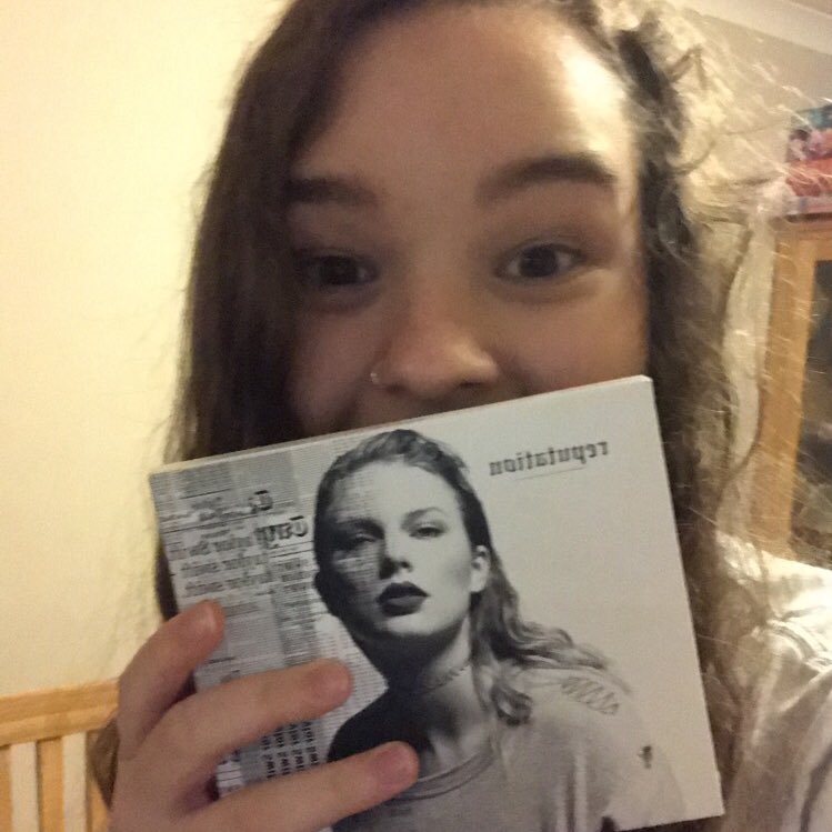 🏳️🌈 || Just a girl trying to tweet about Taylor Swift || loved Taylor for almost a decade. || UK Swiftie