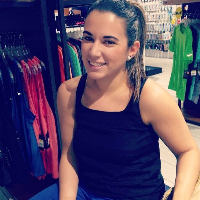 OgaldezRoxana's profile picture. Amante del derecho, aspirante de la libertad, apasionada por las letras y enamorada de los corazones dulces