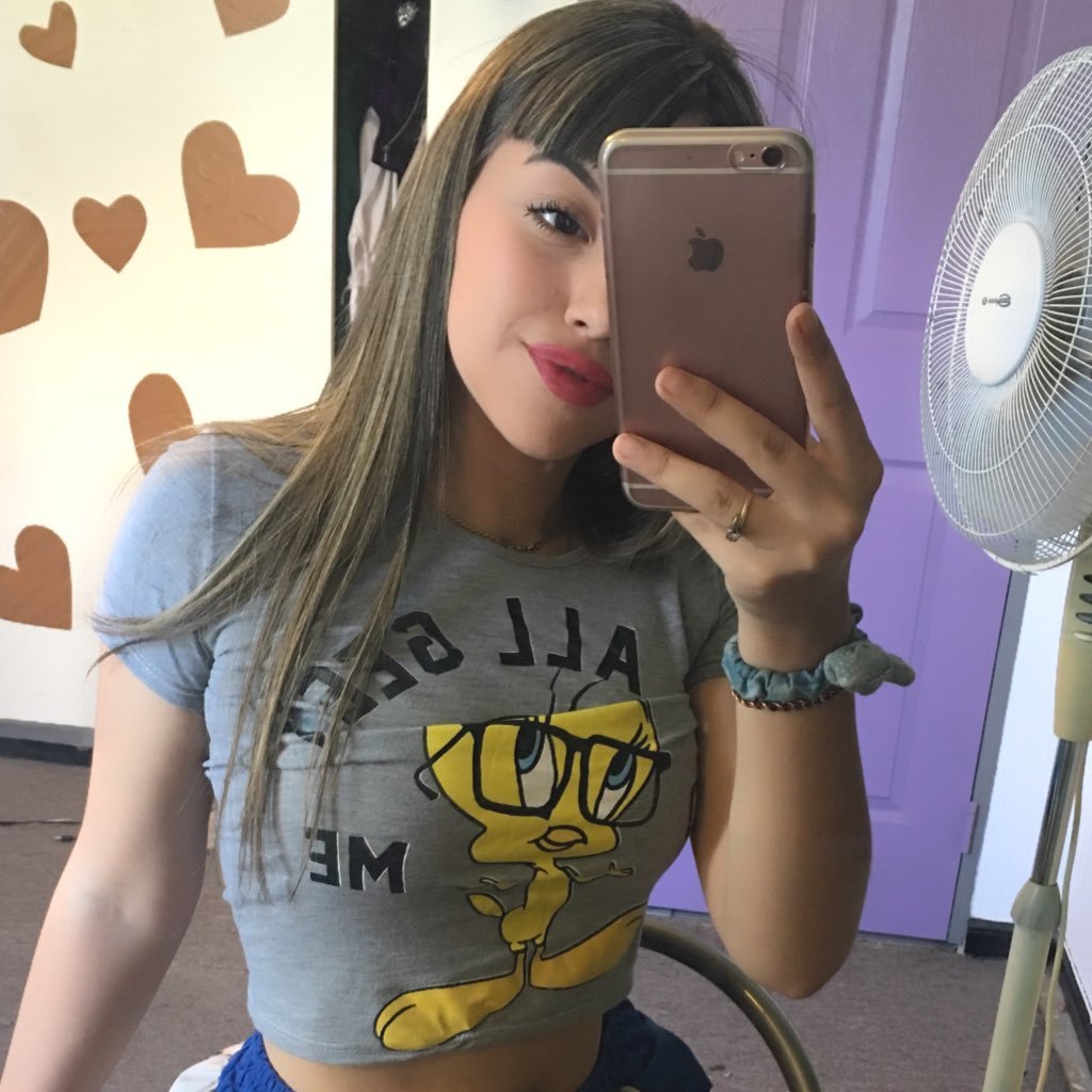 palola0123's profile picture. 