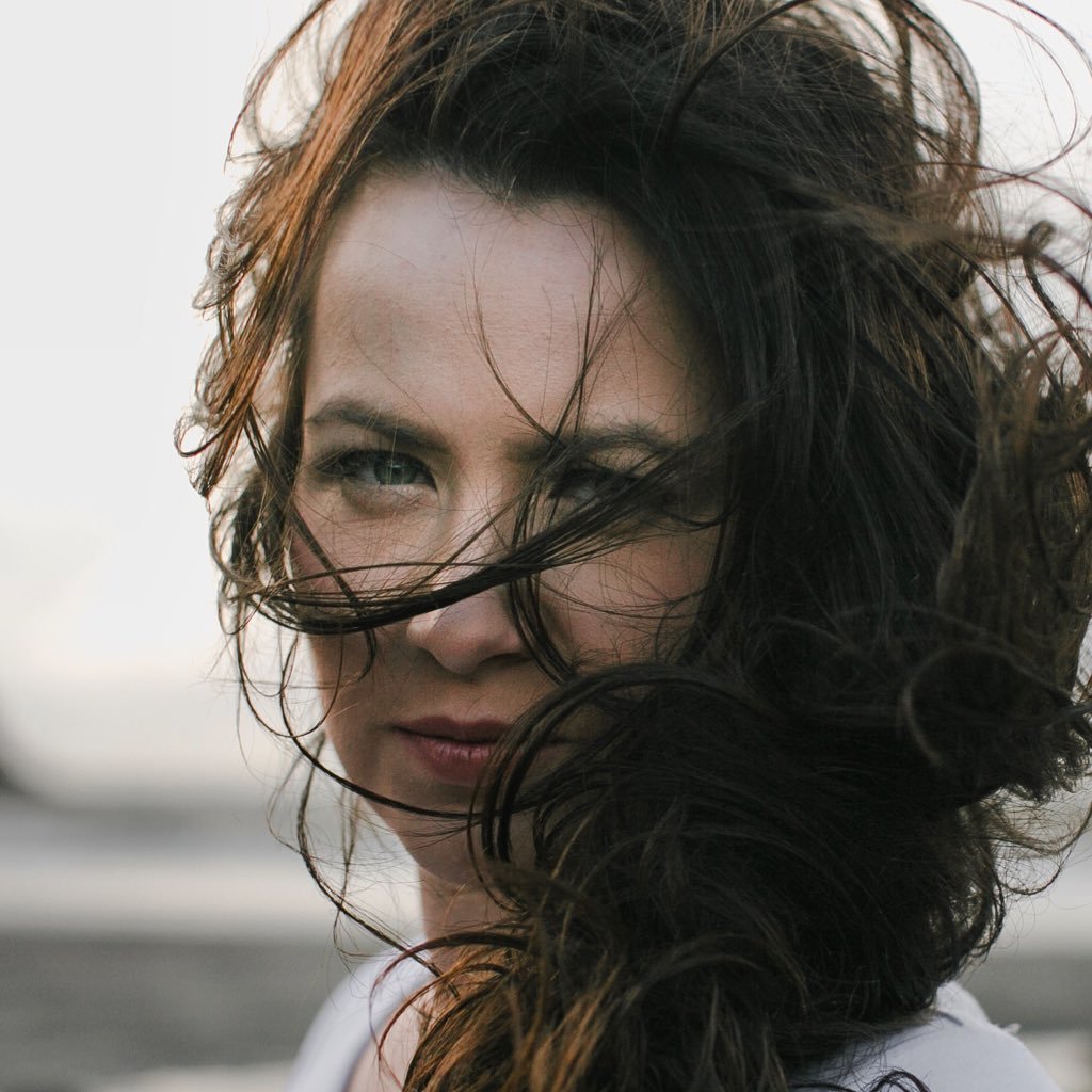 Artist promoter & host. Humanitarian Advocate. @EDI_Airport Blogger. SaltyardSessions & SkyeDance CoFounder. Photographer. Hairdresser. Baker. Wakeboarder. Gin.