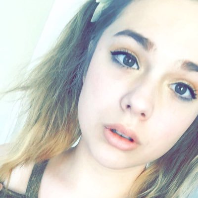 bumblebunnybee's profile picture. I'm a creative little nutball, who's just trying to find my place in the world :3