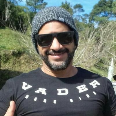 Brasileiro, patriota, cristão, surfista, jiujiteiro!