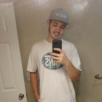 lost my old twitter account lol @darealheffe