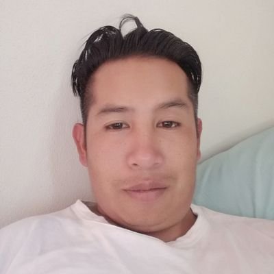 🤘🤘un planeta perdido, un abismo de dudas, asi es mi vida y asi soy yo, voy viviendo el momento ...