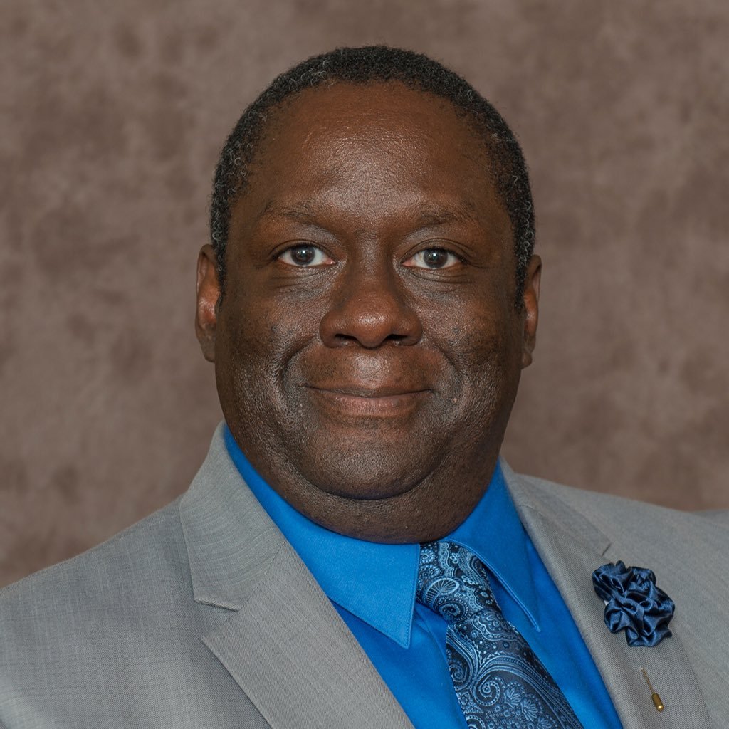 Student affairs administrator, who enjoys being an uncle, brother and great friend Avid reader of leadership books.