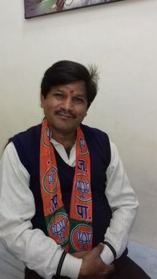 उपाध्यक्ष भारतीय जनता पार्टी मैनपुरी
जिला अध्यक्ष इंडिया बुलियन एंड ज्वेलर्स एसोसिएशन
स्वयंसेवक आर एस एस