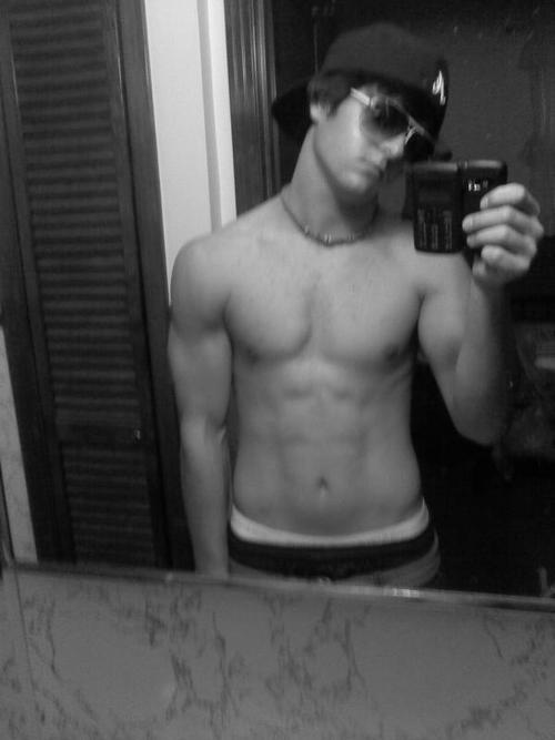 EASYMAC024's profile picture. 