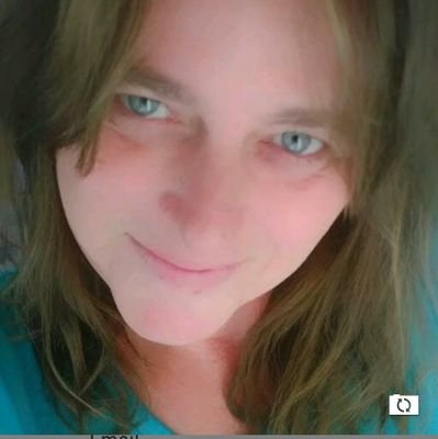 Honest and Full Of Emotion 24/7 ! lOVE TO LAUGH,LIVE & LOVE ! DONT DRINK DONT SMOKE I LOVE ROCK N ROLL COUNTRY CLASICAL ALL KINDS OF MUSIC FOR SURE !