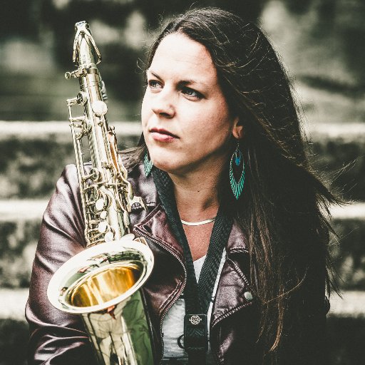 I'm a freelance saxophonist and I run a top UK party band called Playback https://t.co/770NHK0FvP
#femalesaxplayer #livebands #eventsprofs 🎷