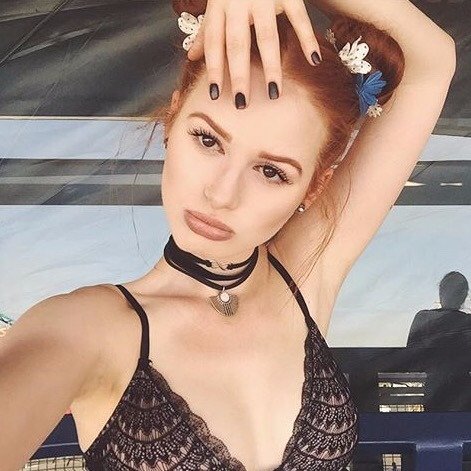 Ducastel_C's profile picture. « she is beauty, she is grace, she will punch you in the face »