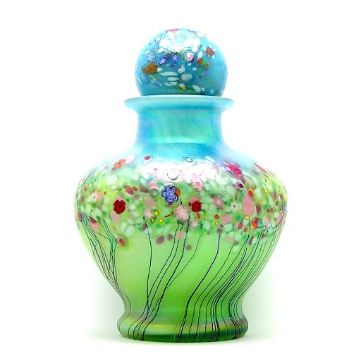 Can a cremation urn be beautiful? We say YES! Designer urns for ashes, cremation jewelry, and pet urns for creating a meaningful memorial to uplift and inspire.