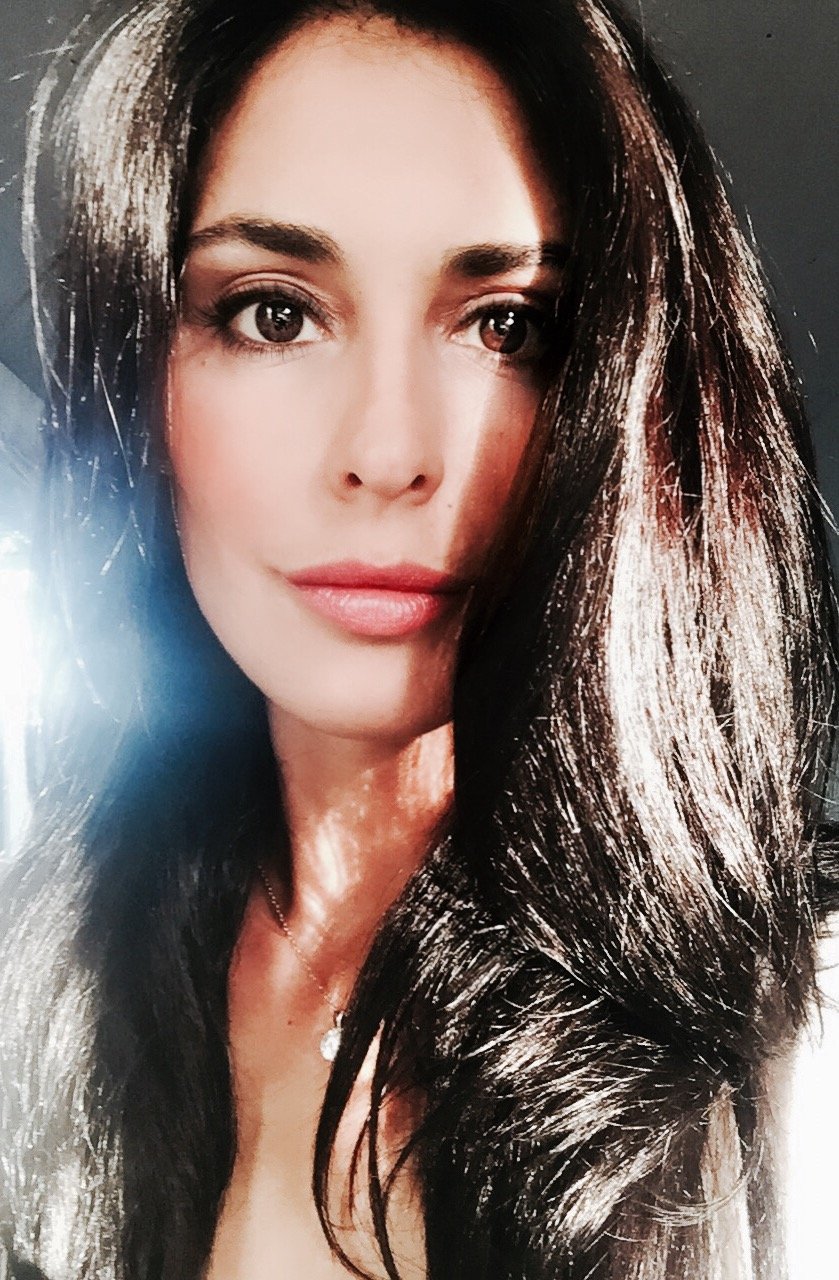 Actriz-Conductora- Dramaturga             Miss Universo Argentina2003