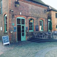 The Cage Bar (@thecagewinebar) 's Twitter Profile