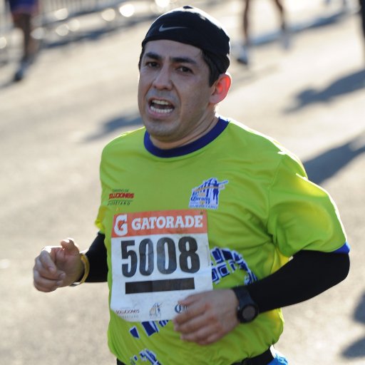 oehernandez's profile picture. Si valoras más los zapatos que el camino no vale la pena caminar