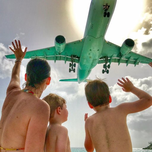 Sharing the love for Saint-Martin/Sint Maarten. Follow https://t.co/SqR9S5Zoim to see all our posts and information on the island. #SXMStrong