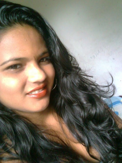 tarcynnha's profile picture. Se é pra eu tentar se alguém bem melhor,deixa eu tentar ser quem eu sou,ganhar ou perde tanto faz não importa,eu quero é+ ser quem eu sou... bjus