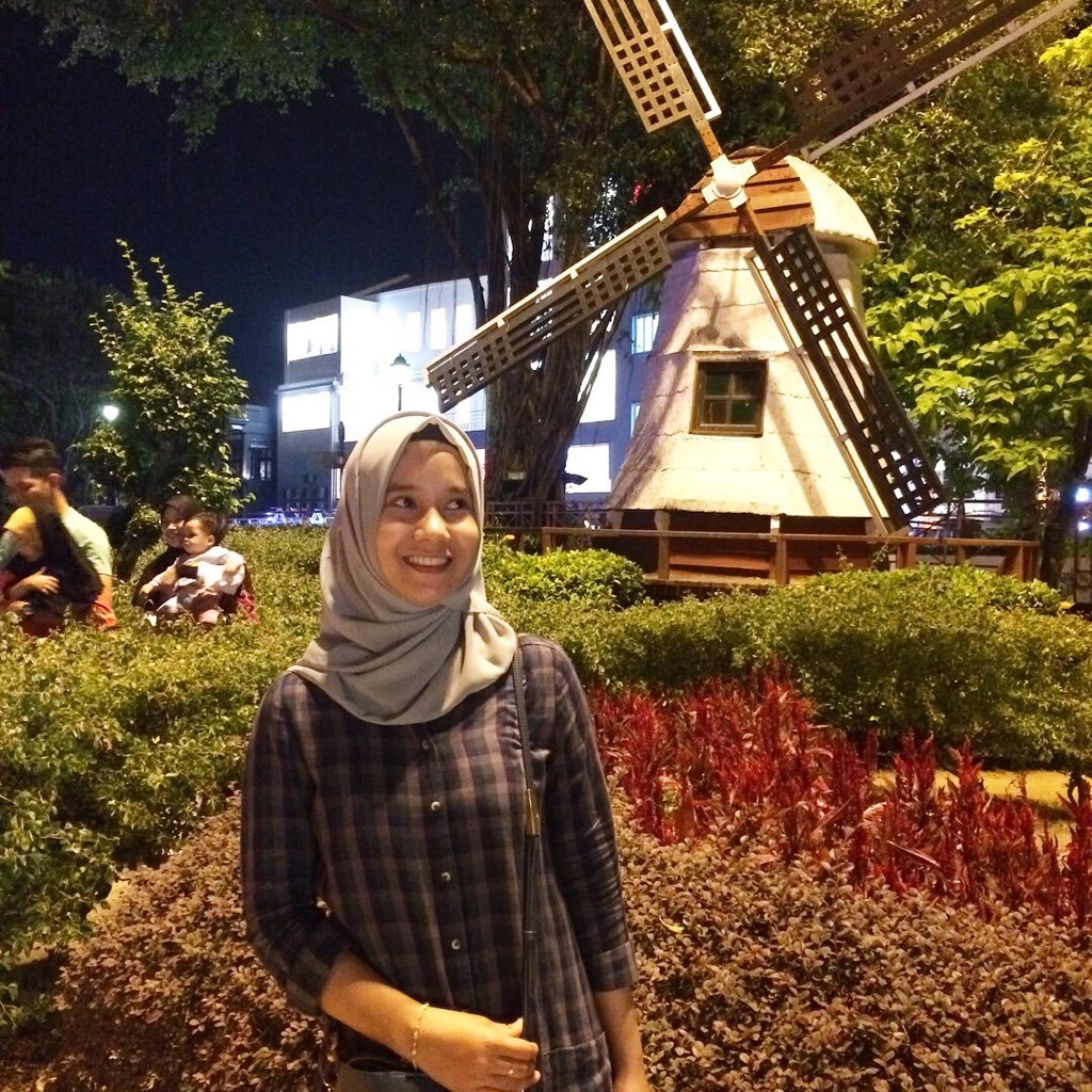 annisazuldi's profile picture. 