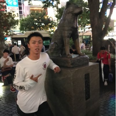 僕には夢があります。スーパーカーに乗り、夢を与える。これも夢の1つです。男なら誰でもかっこよく生きたいですよね?モテたいですよね?その為に稼ぎませんか?効率よく稼いだお金で高級車に乗り遊びに行く。それが現実になる日が来る事でしょう。
