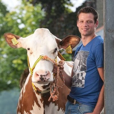 Melkveehouder in Raalte. 
produceert weideweelde melk, in een klimaat en omgeving van moderne landbouw met behoud van natuur.
'weideweelde.nl'