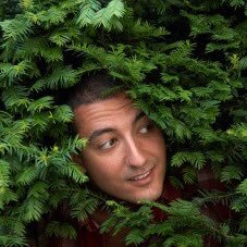 Quand j’ai rien à faire je dors dans mon buisson 😴 quand je veux faire chier le monde je sors