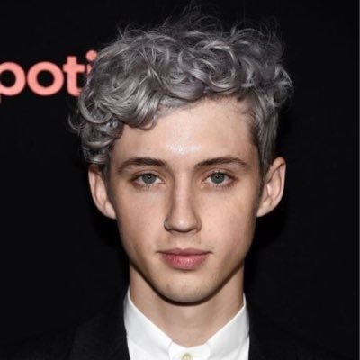 Troye365's profile picture. Troyes #1 fan, SEND ME STUFF