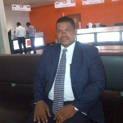 Abogado, diplomado en Derecho Migratorio, Civil y Aduanero, filosofo y Humanista.