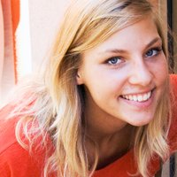 Lea (@likelealike) Twitter profile photo