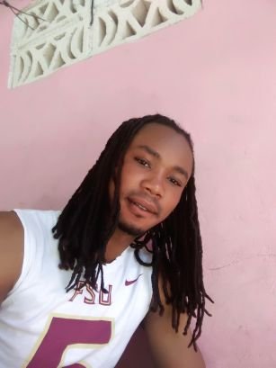 stringaraalexis's profile picture. hmm