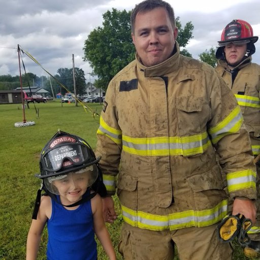My name is Jason. I am Volunteer Fire fighter. I am also a father to 2 beautiful children and a husband to my beautiful wife. #BlueLivesMatter #2A #MAGA 🚫DMs