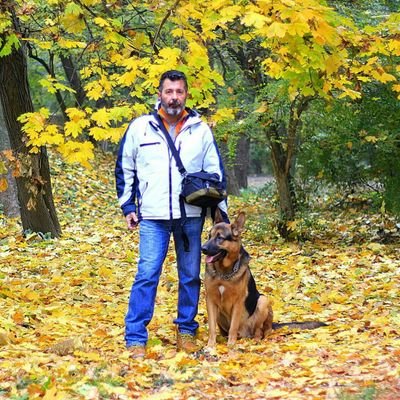 Photographer, beauty critic, traveller, writter and good cooker.
 - Φωτογράφος, κριτικός ομορφιάς, ταξιδευτής, συγγραφέας και καλός μάγειρας