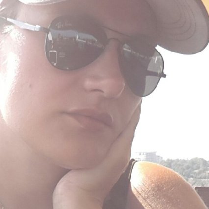 İnsanlar da balıklar gibi; balıklar denizde değil, deniz balıkların arasında.