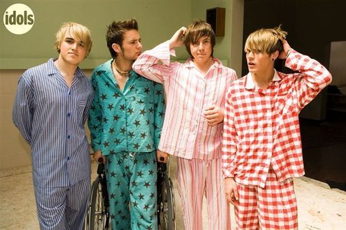 so i made this twitter because i have alot to say about the music i like (mcfly,blg,jonas,atl,yma,ftsk,mayday,themaine,etc.) so share your thoughts with me(=