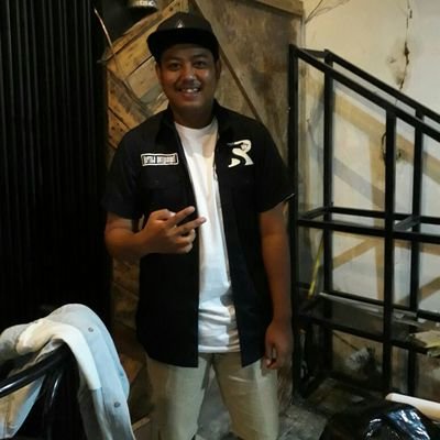 AldiAprilianto's profile picture. ●Universitas Merdeka Madiun
●FKH 2k15
●Aaldicahyo@yahoo.co.id
●Stand for what is right even if you are standing alone.
●GGMU
●optimis