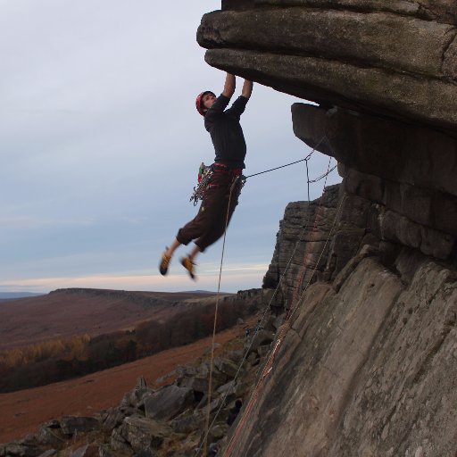 Dringo, gwleidyddiaeth, a'r amgylchedd/Climbing, politics, and the environment. Thoughts are my own, RT ≠ endorsement.