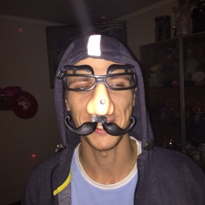 glod_z's profile picture. Псих, внук, сын, отец