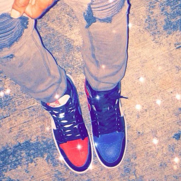I'm a cool ass dude no pussy in me I'm me smart handsome my dick ain't for everybody Hating people be so very Ignorant,loud in common & messy lien ass people