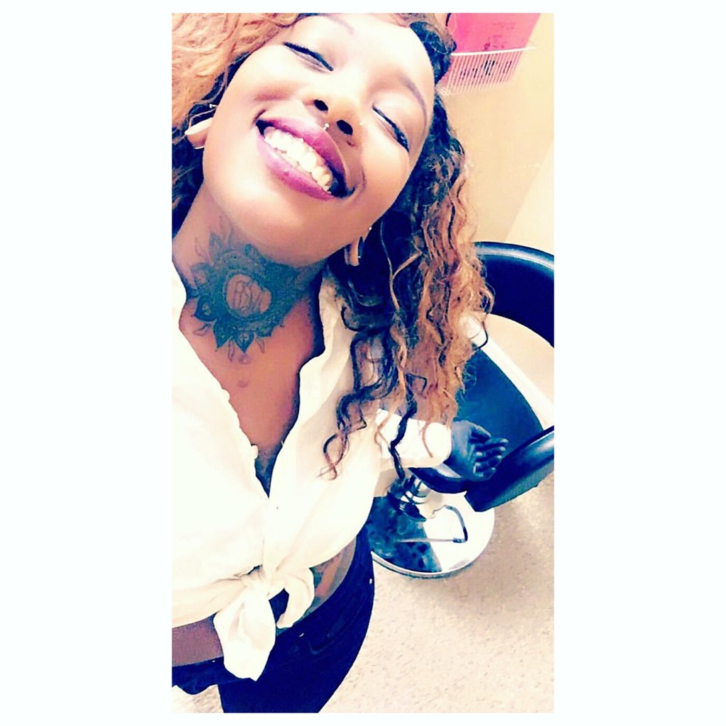 BeBi_Gall's profile picture. Wombman| Queen Yeyo| 27| Tattoo Artist & Piercer|| MSU '13| Lover of aquatic life| My cub is my reason ✨