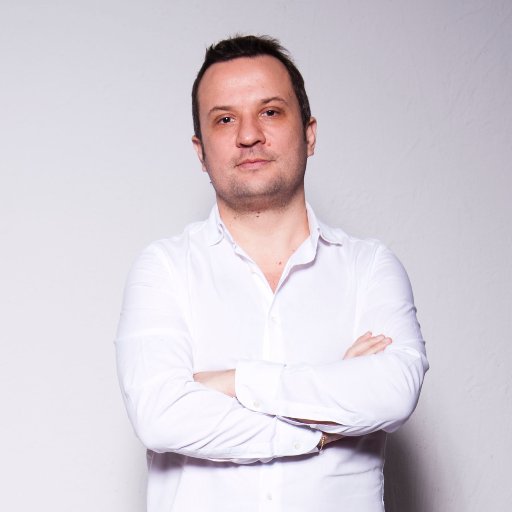 Murett's profile picture. #Husband & #Dad in life, #Singer on stage, #Marketer for job. Addicted to: #Sun #Wind #Ocean #Irony #Pets #Music.