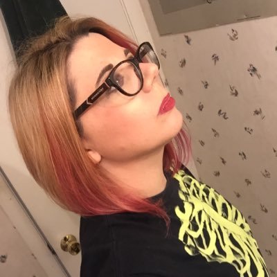 Nerdy Girly Tomboy exploring the internet to find new life and new civilizations, to boldly go where no woman has ever gone. I also love food & amusement parks.