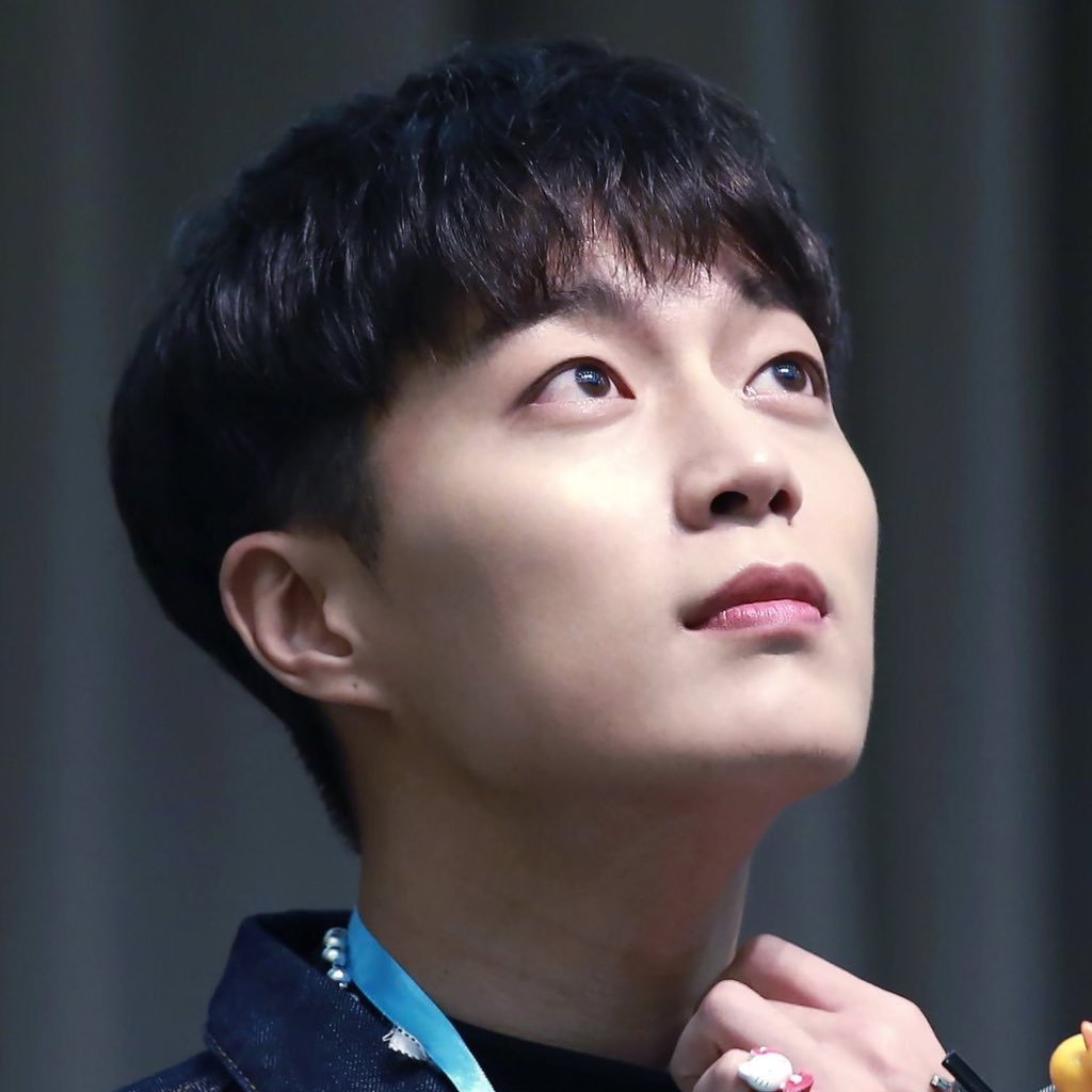 💙 좋아하는 두준 사진을 올려요 💙