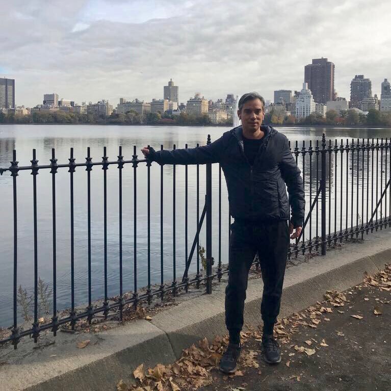 AlbertoBestetti's profile picture. Se incontrerai qualcuno persuaso di sapere tutto e di essere capace di fare tutto, non potrai sbagliare: costui e' un imbecille.