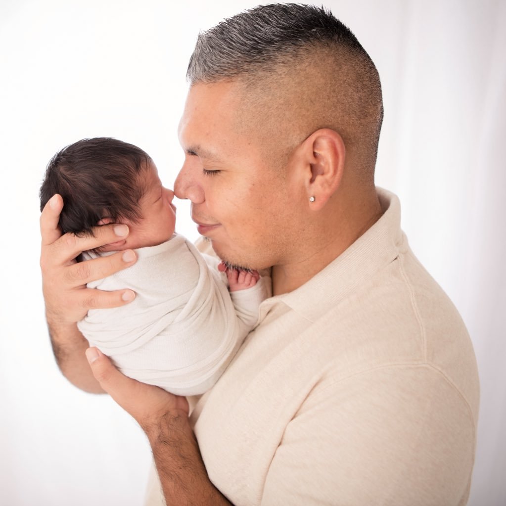 LatinoDada's profile picture. The adventures of #LatinaDada, @robdeleonjr. Dedicated to empowering [Latino] dads & families.