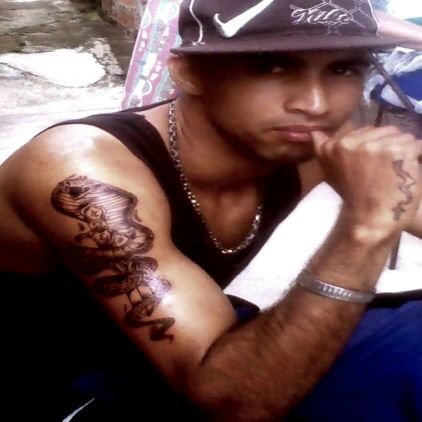 frases del mejor rapero (CANSERBERO)... llegate al isntagram: germillan01....facebook: moncada german....la verdad es cruel, por eso me gusta ser sincero!!!