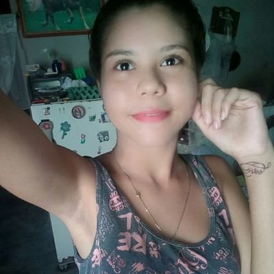 Solo soy yo y no trato de imitar a alguen mi cambio por q no le agrado a otras personas se tu misma(o)