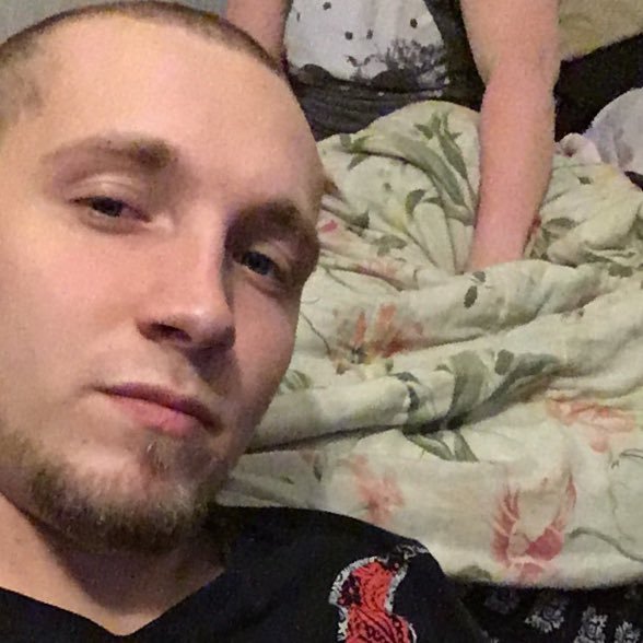 A dad of a beautiful girl name Nevaeh love cooking play video games