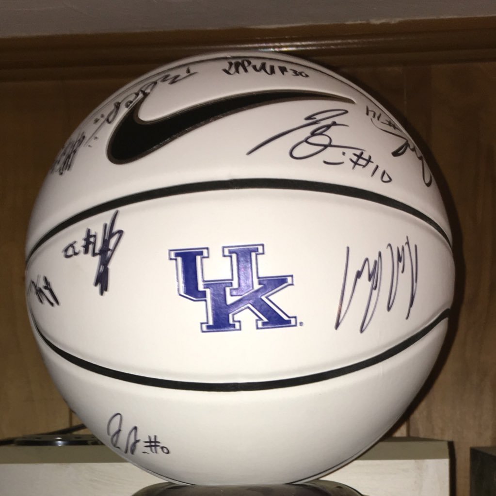 Trumpoverwatch's profile picture. woman,free, American!