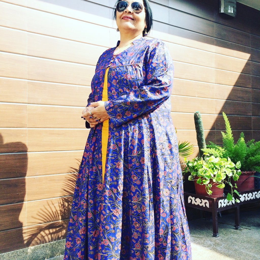 Hi. Trained singer singing ghazals, punjabi, sufi/devotional songs. Poet English/Hindi/Punjabi. Trained energy healer/ Trainer/ motivational speaker..
